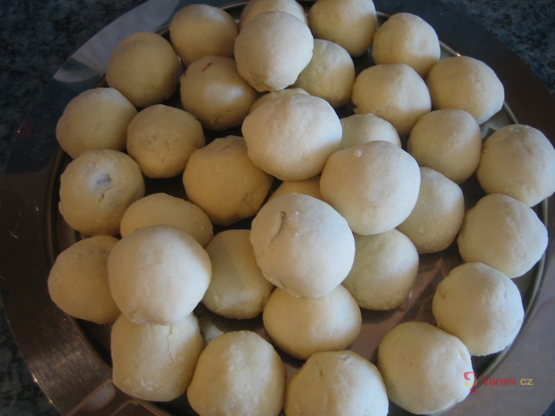 Švestkové knedlíky ze spařeného těsta - fotografie 4