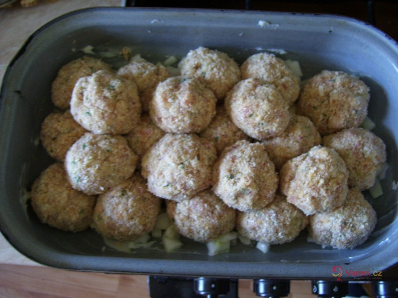 Masové kuličky se sýrem a bramborovou kaší - fotografie 2