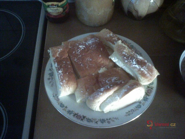 Tvarohový závin z kynutého těsta - fotografie 4