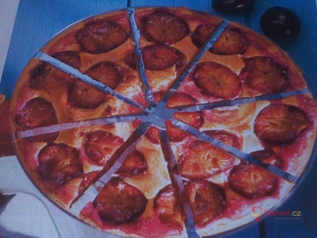 Jemný švestkový koláč - fotografie 2