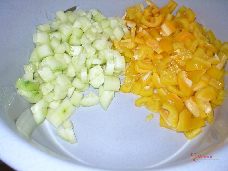 Zeleninový salát s vejci - fotografie 4