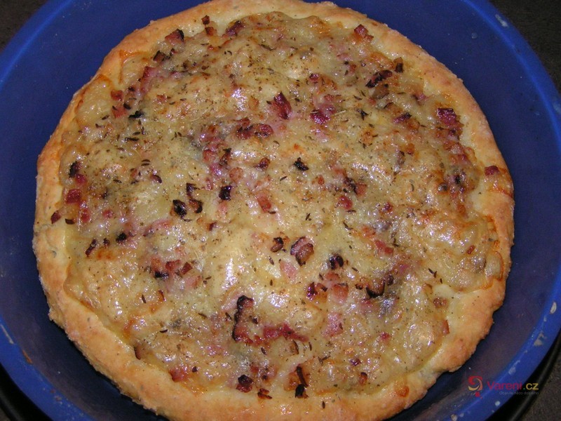 Cibulový koláč se slaninou - fotografie 3