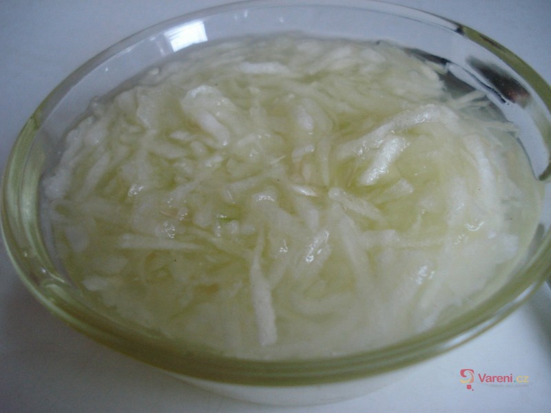 Babiččin okurkový salát - fotografie 4