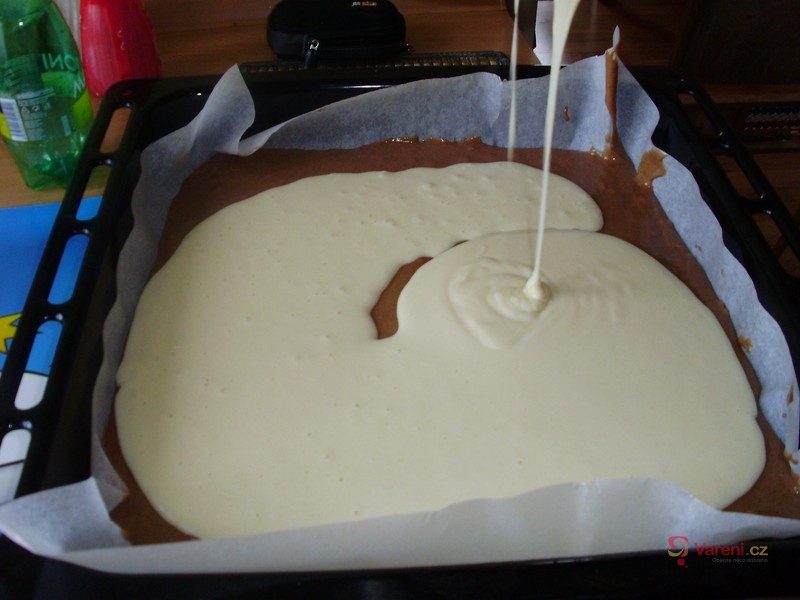 Dvoubarevný rybízový koláč - fotografie 3