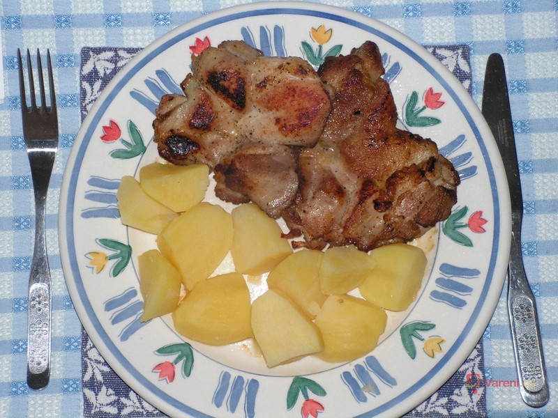 Kuřecí steaky s brambory - fotografie 2