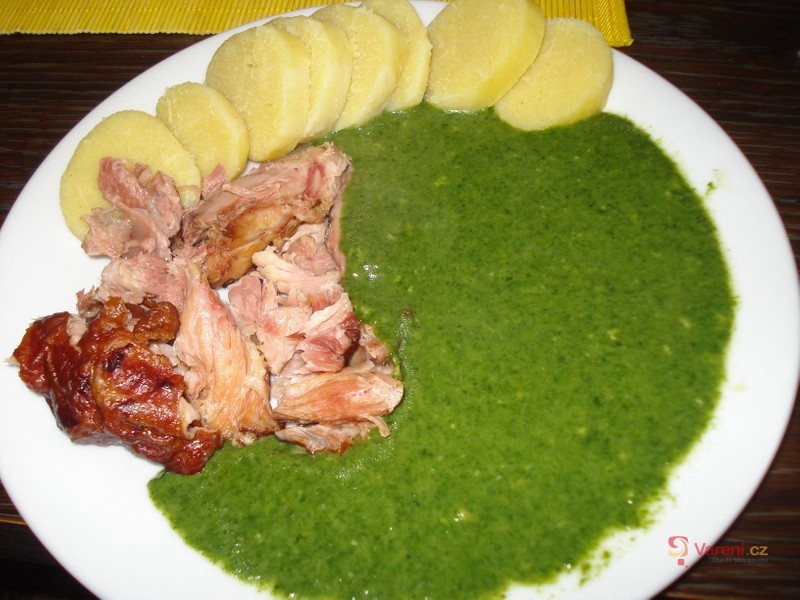 Tradiční dušený špenát - fotografie 3