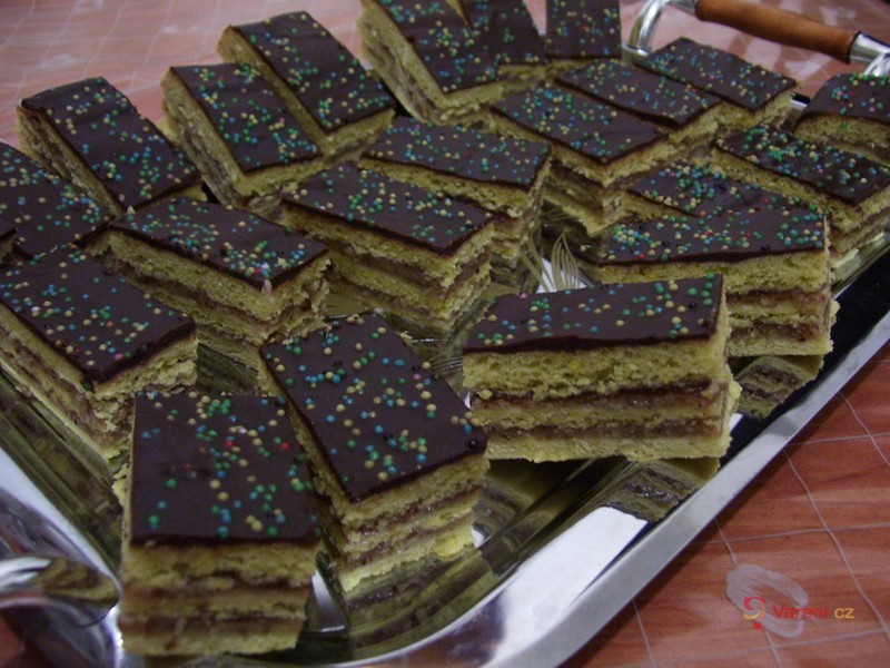 Barevné ořechové řezy - fotografie 2