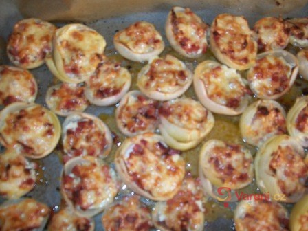 Plněné cibule se slaninou - fotografie 2