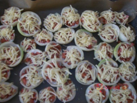 Plněné cibule se slaninou - fotografie 5
