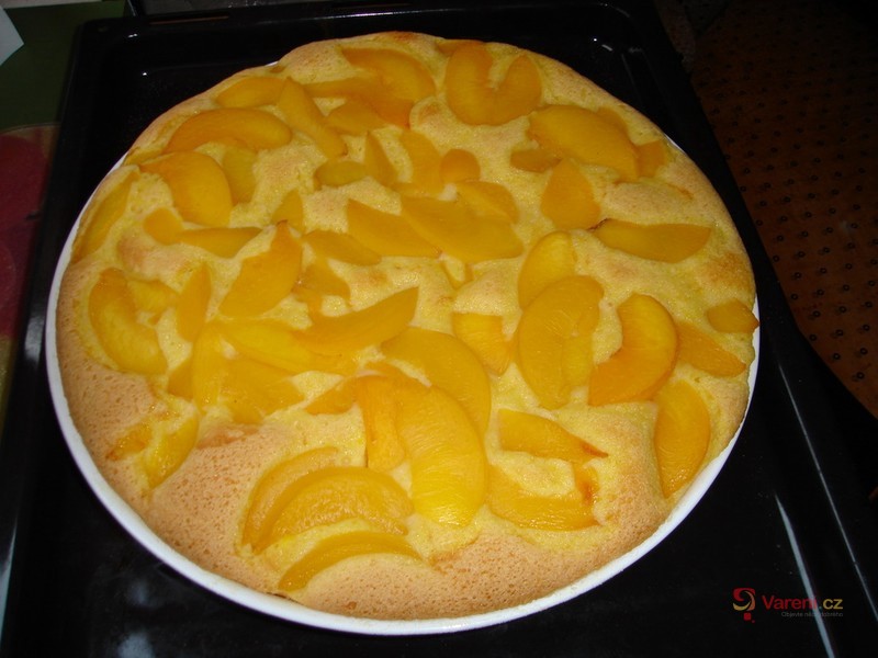 Piškotová ovocná bublanina - fotografie 2