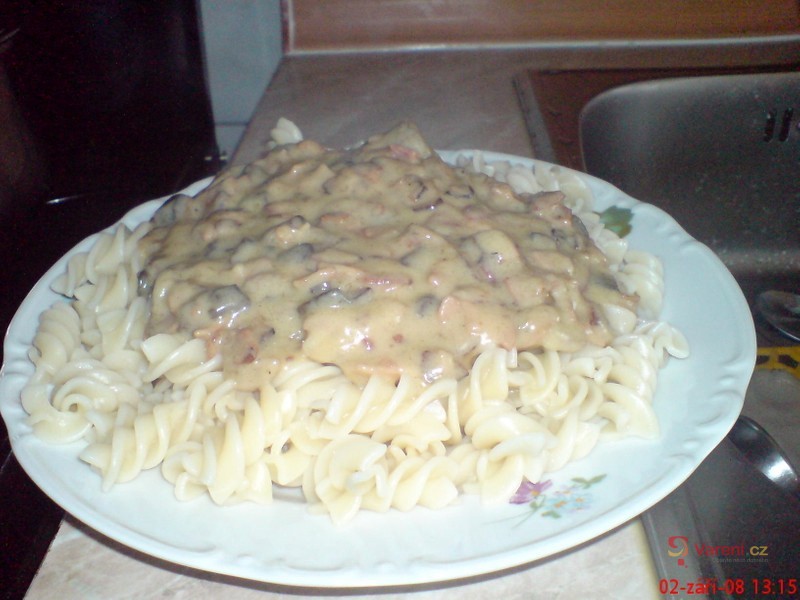 Houbová omáčka na těstoviny - fotografie 4