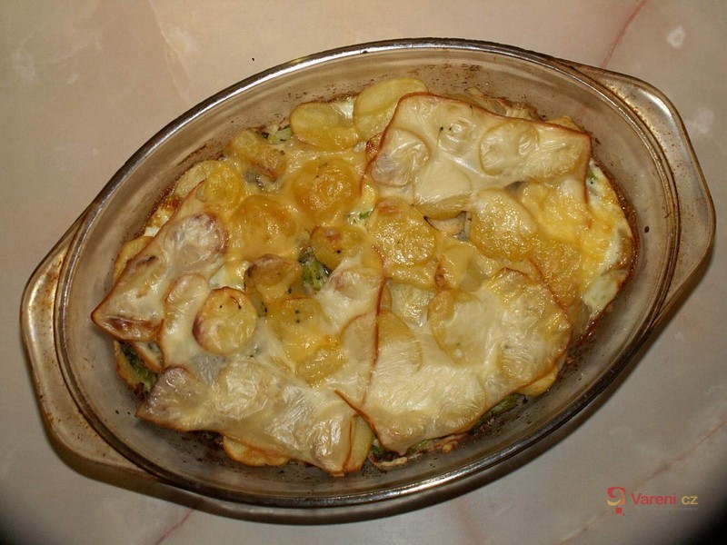 Zapečené brambory s brokolicí - fotografie 3