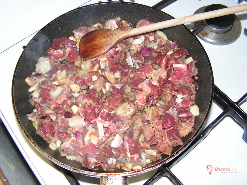 Hovězí guláš od naší babičky - fotografie 2