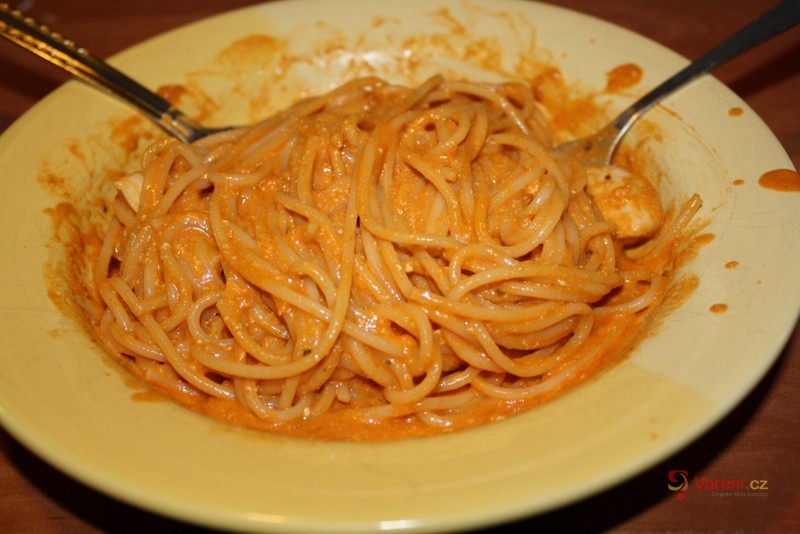 Špagety s italskou omáčkou