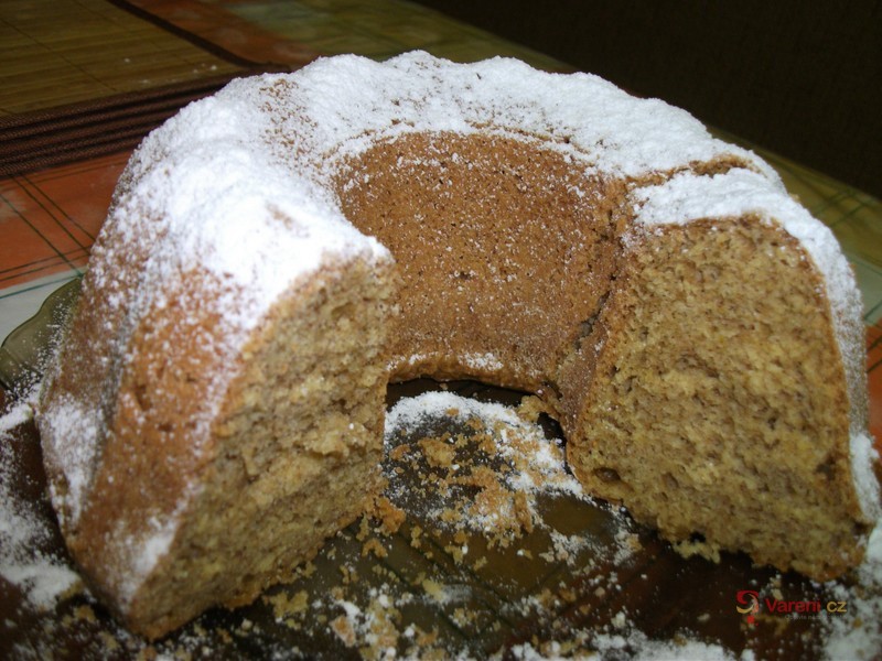 Vaječno-likérová bábovka - fotografie 3