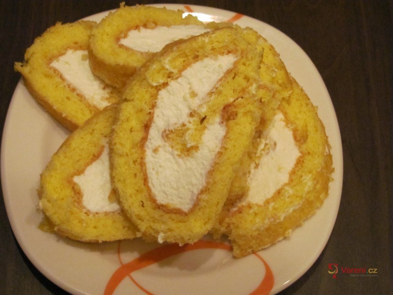 Roláda se šlehačkou - fotografie 4