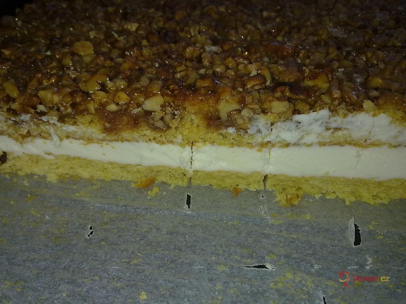 Medové řezy s ořechy - fotografie 3