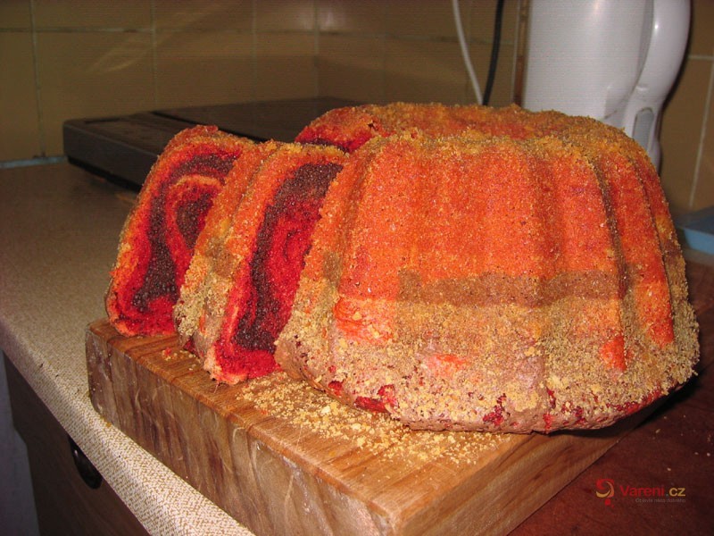 Tříbarevná pudinková bábovka - fotografie 4