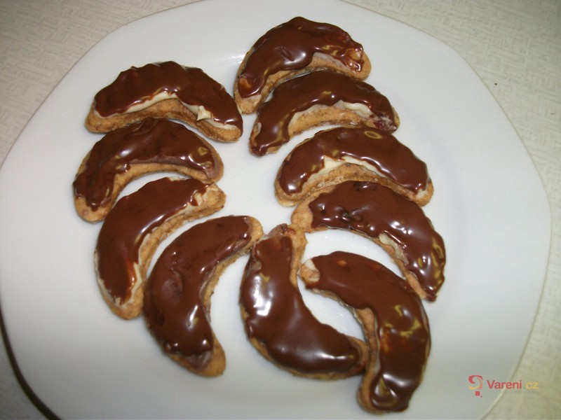 Vykrajované plněné rohlíčky - fotografie 2