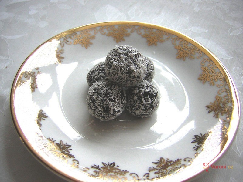 Nepečené rumové kuličky - fotografie 3