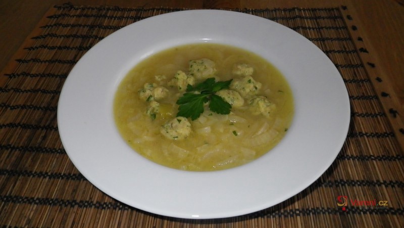 Cibulačka s bylinkovými nočky - fotografie 2