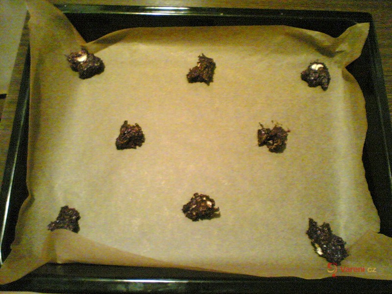 Domácí čokoládové sušenky s vločkami - fotografie 4