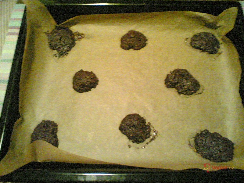 Domácí čokoládové sušenky s vločkami - fotografie 3