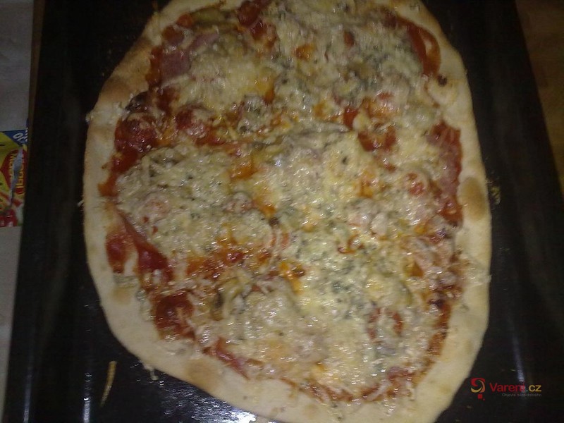 Křehká domácí pizza - fotografie 3