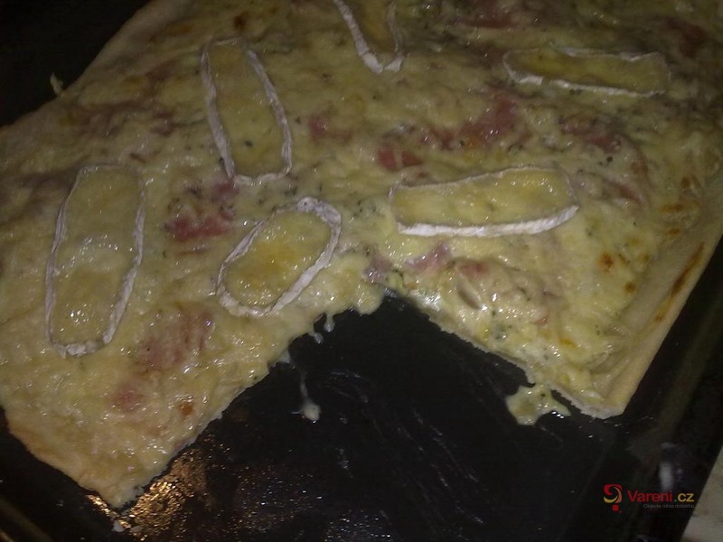 Křehká domácí pizza - fotografie 2