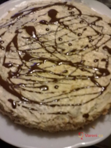 Ořechový dort s karamelovým krémem - fotografie 5