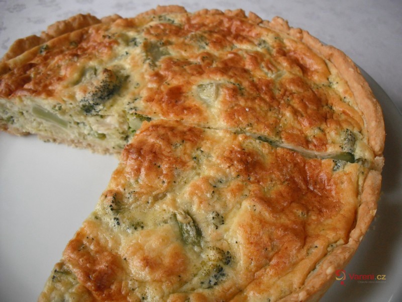 Sýrový koláč s brokolicí - fotografie 2