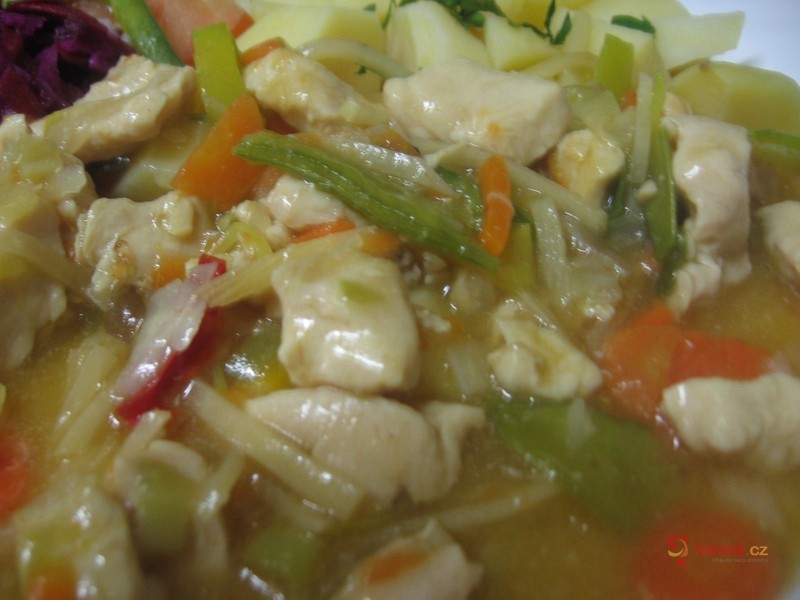 Kuřecí plátky se zeleninou a bambusem - fotografie 2