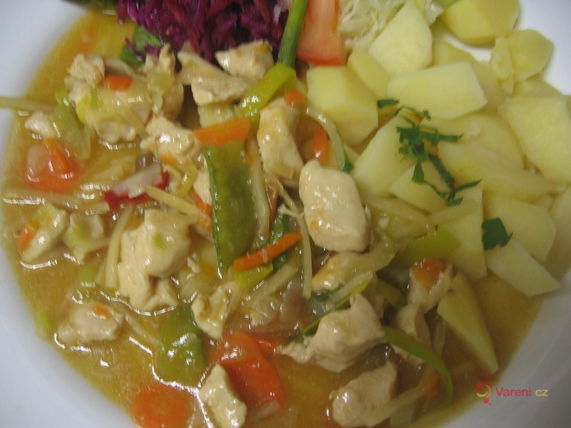 Kuřecí plátky se zeleninou a bambusem - fotografie 3