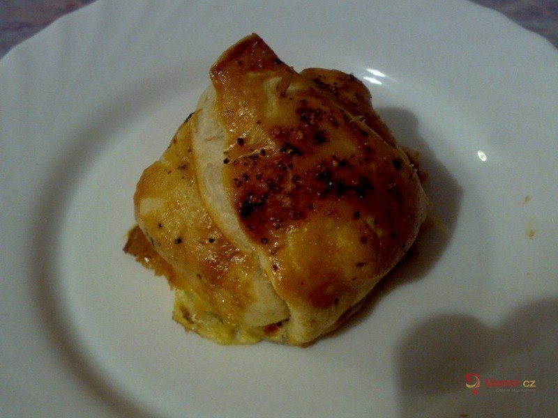 Grilovaný hermelín v těstíčku - fotografie 2