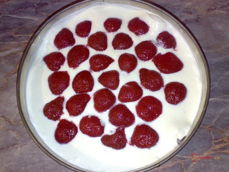 Rychlý nepečený jahodový dort - fotografie 3