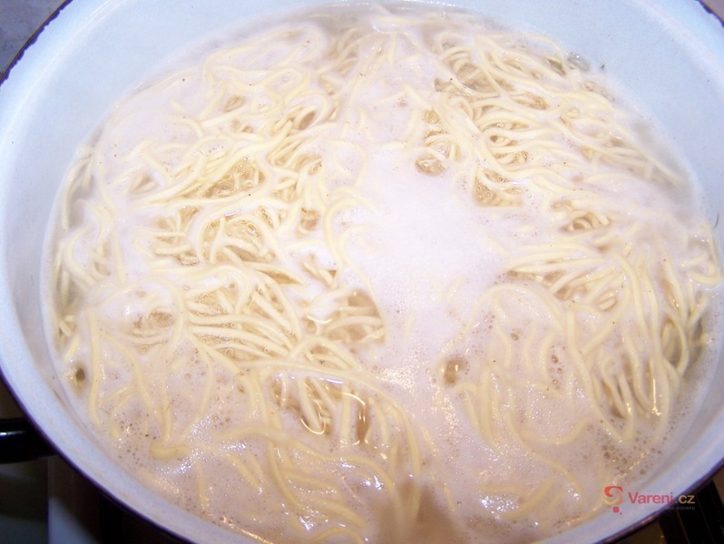 Čínské nudle s kuřecím - fotografie 2