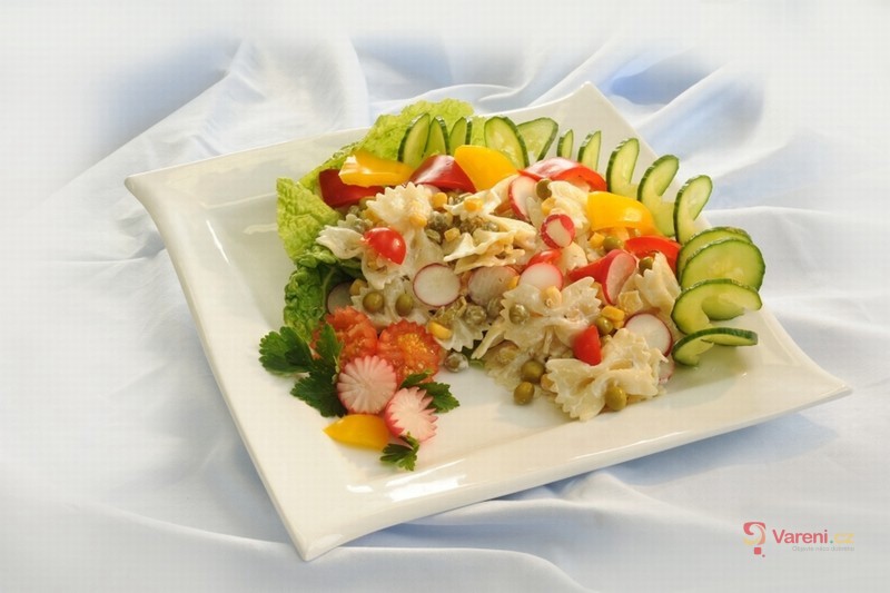 Těstovinový salát s ředkvičkami a jogurtem - fotografie 2