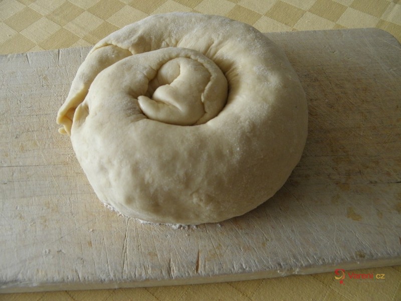 Cibulová placka se slaninou - fotografie 3