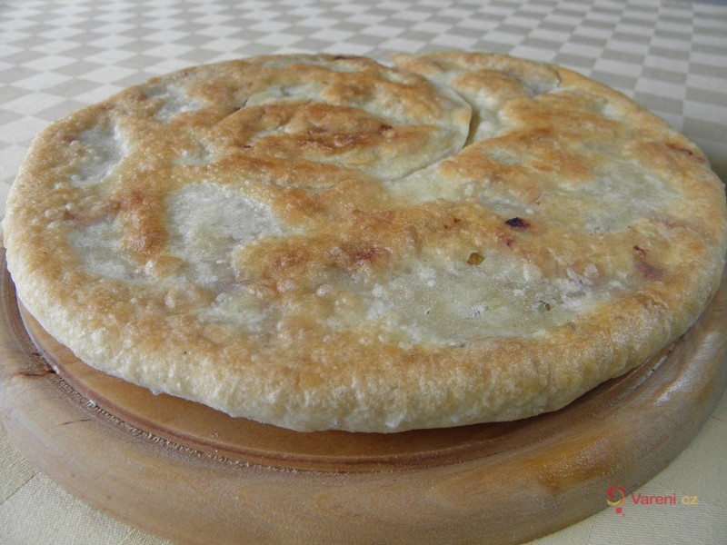 Cibulová placka se slaninou - fotografie 2