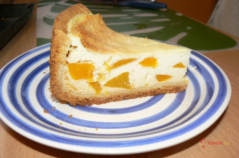 Tvarohový koláč s broskví - fotografie 5