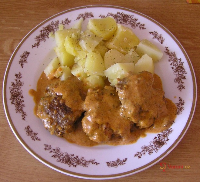 Karbanátky ve smetanové omáčce - fotografie 2