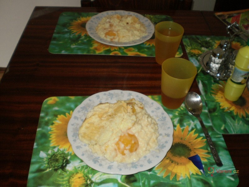 Broskve v rýžovém nákypu - fotografie 2