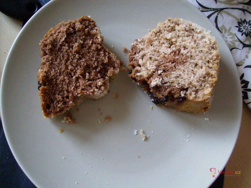 Bábovka s vlašskými ořechy - fotografie 2