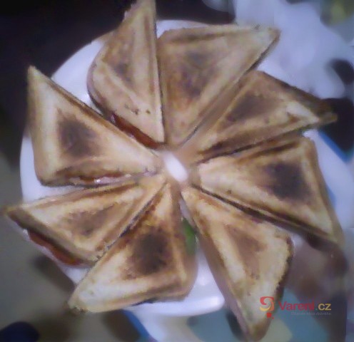 Rychlé toasty se zeleninou a slaninou - fotografie 2