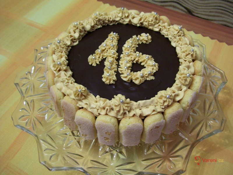 Ořechový dort s karamelovým krémem - fotografie 4