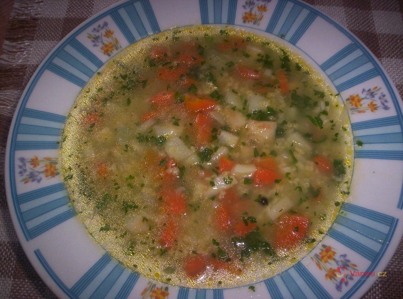 Zeleninová polévka s jáhlami