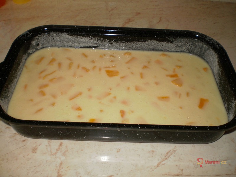 Buchta z broskvového kompotu - fotografie 5