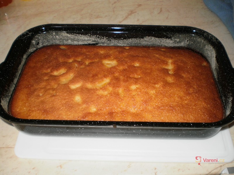 Buchta z broskvového kompotu - fotografie 4