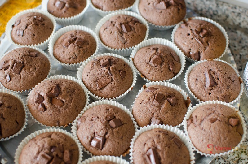 Rychlé muffiny s hořkou čokoládou