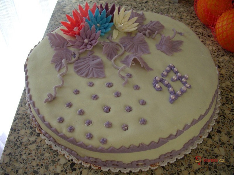 Mandlový dort s banánovým krémem - fotografie 3